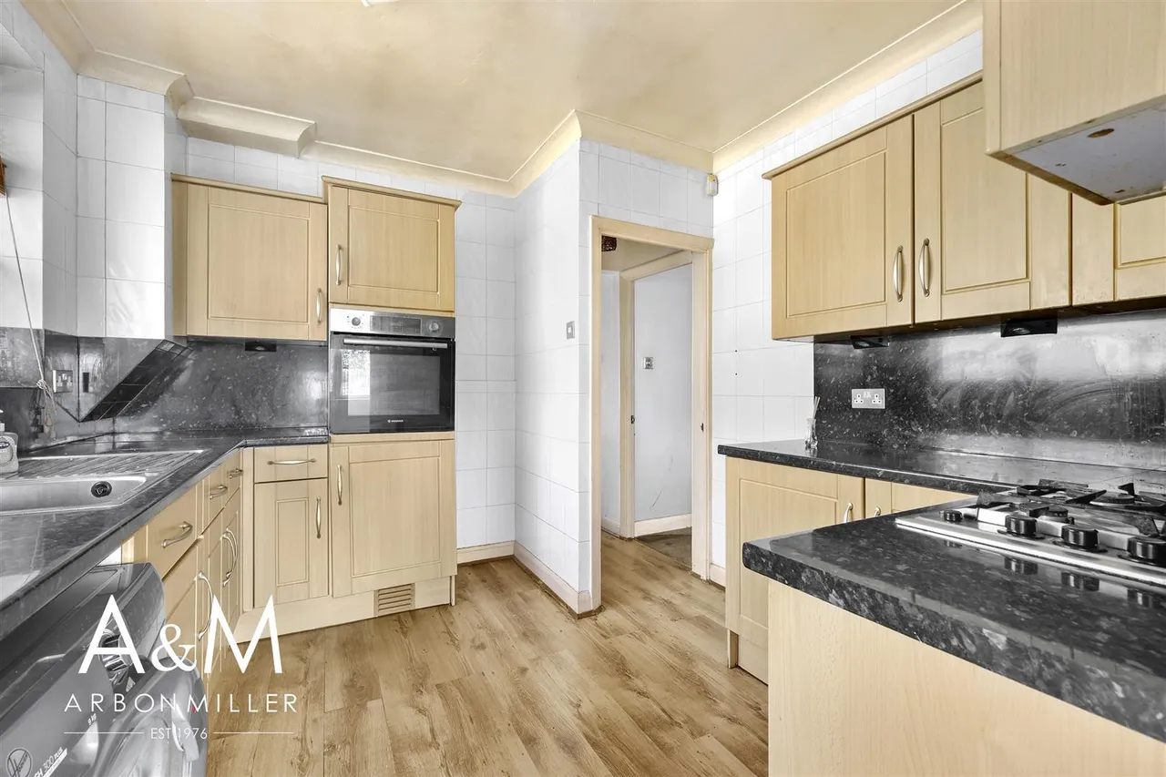 Kirkland Avenue, Clayhall, Essexx, Ilford, Essex, IG50TN, photo 8