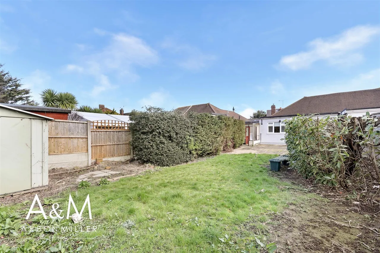Kirkland Avenue, Clayhall, Essexx, Ilford, Essex, IG50TN, photo 16