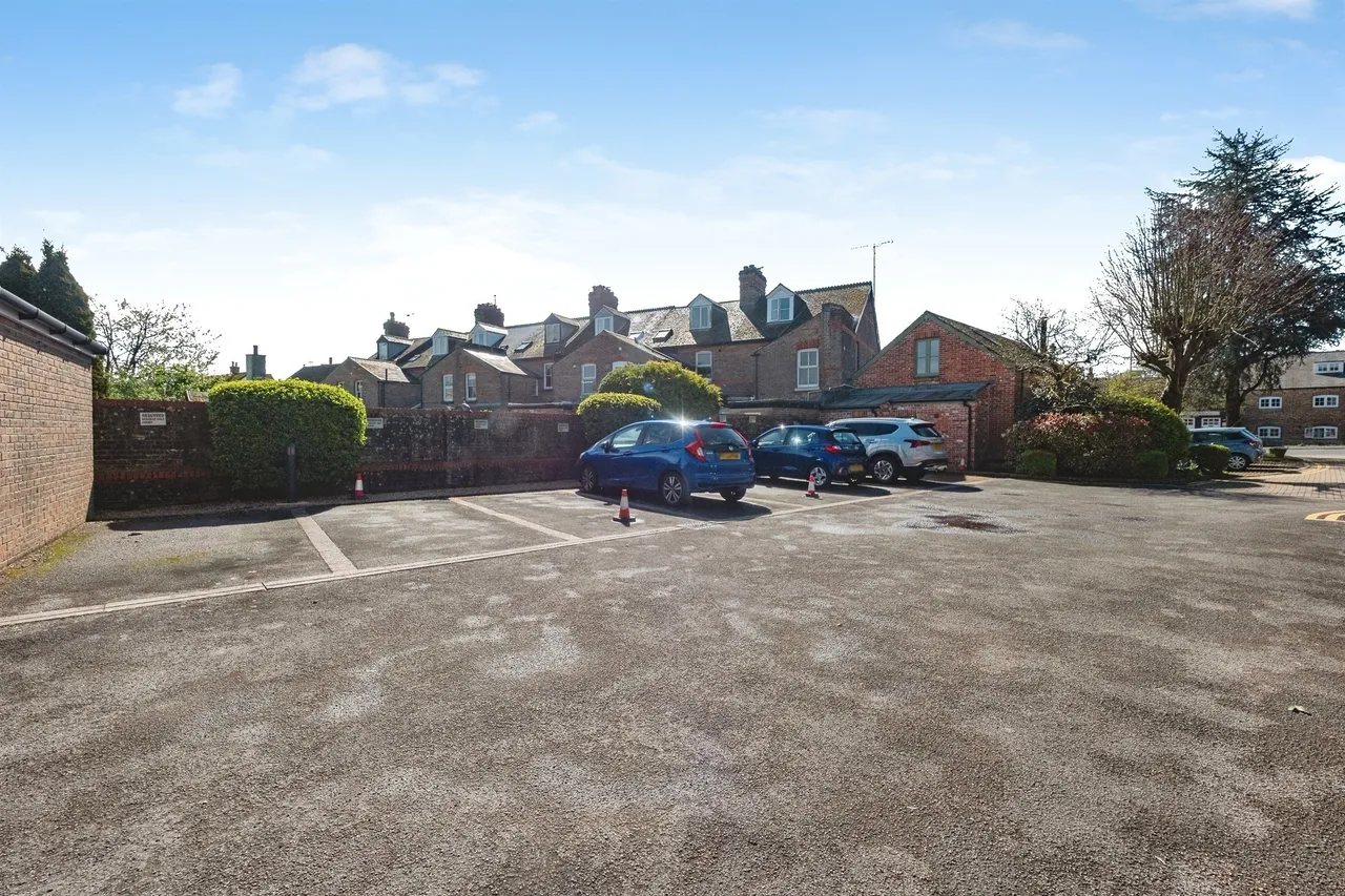 London Road, DORCHESTER, photo 6