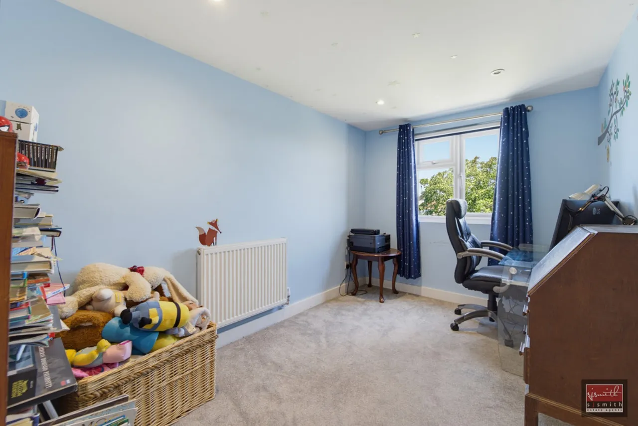Park Avenue, Egham, TW20, photo 11