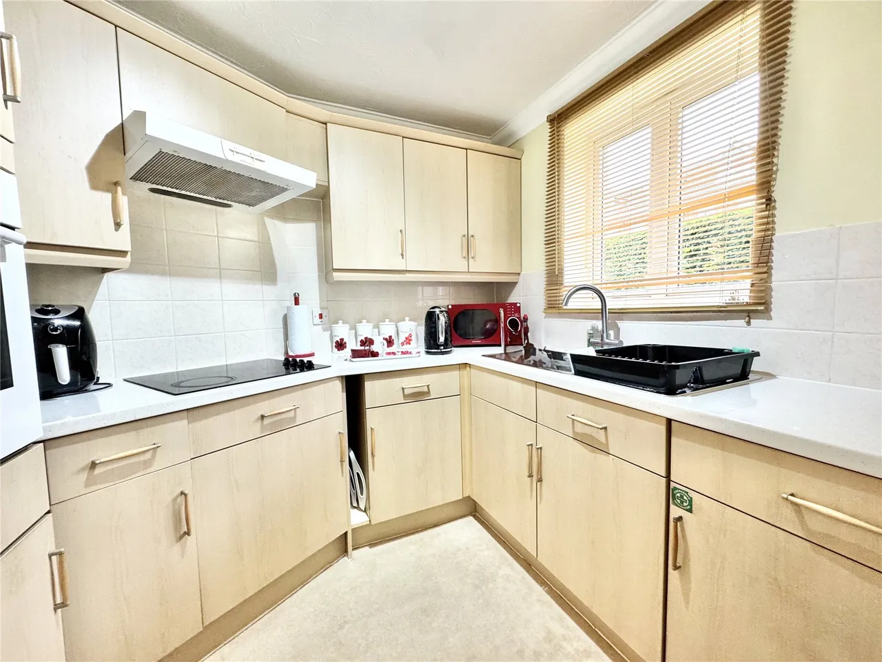 Victoria Road, Farnborough, Hampshire, GU14 7PB, photo 3