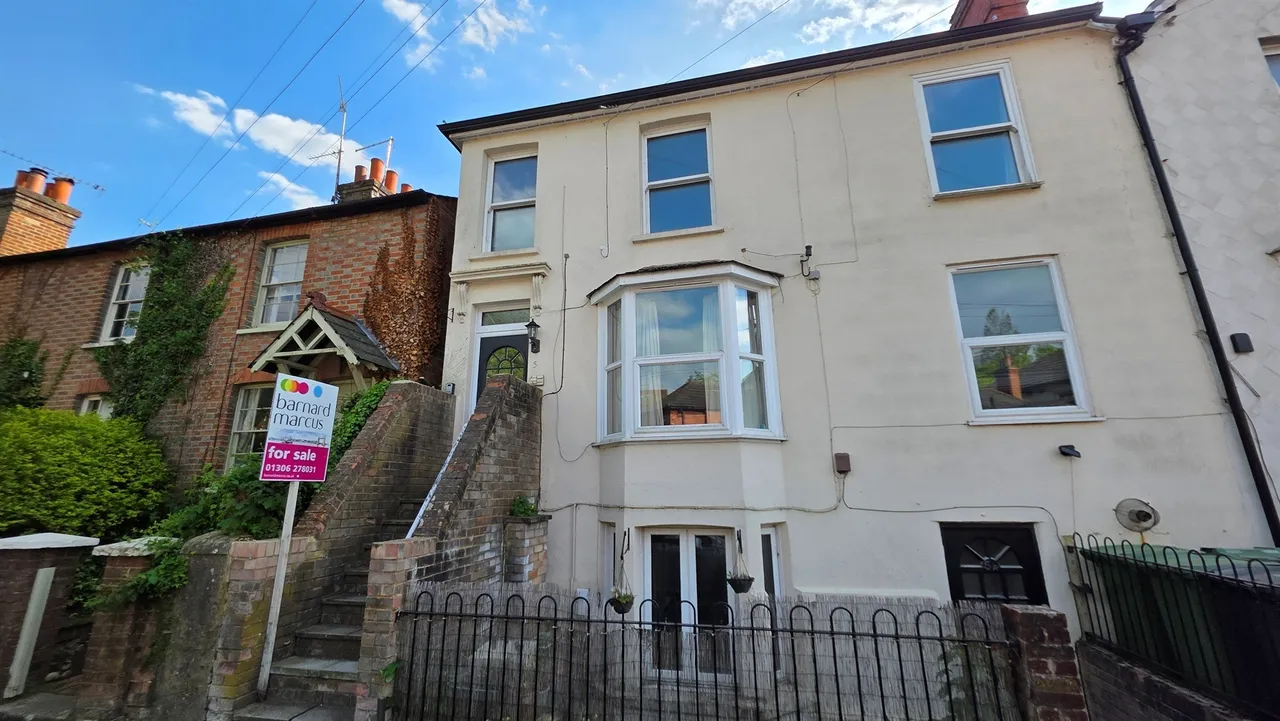 1 bed flat for sale — Hampstead Road, Dorking