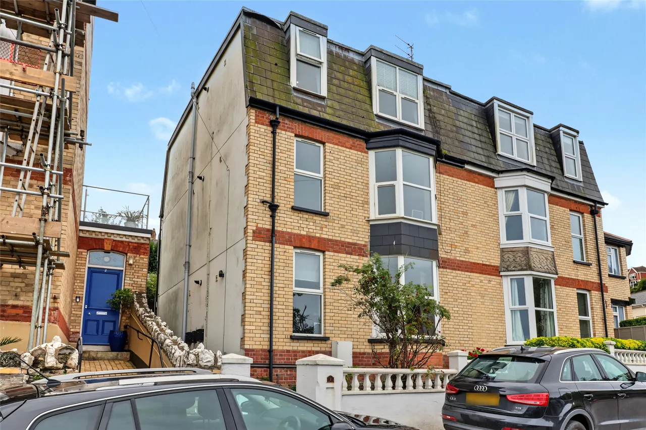 2 bed flat for sale, Larkstone Crescent, Ilfracombe, EX34