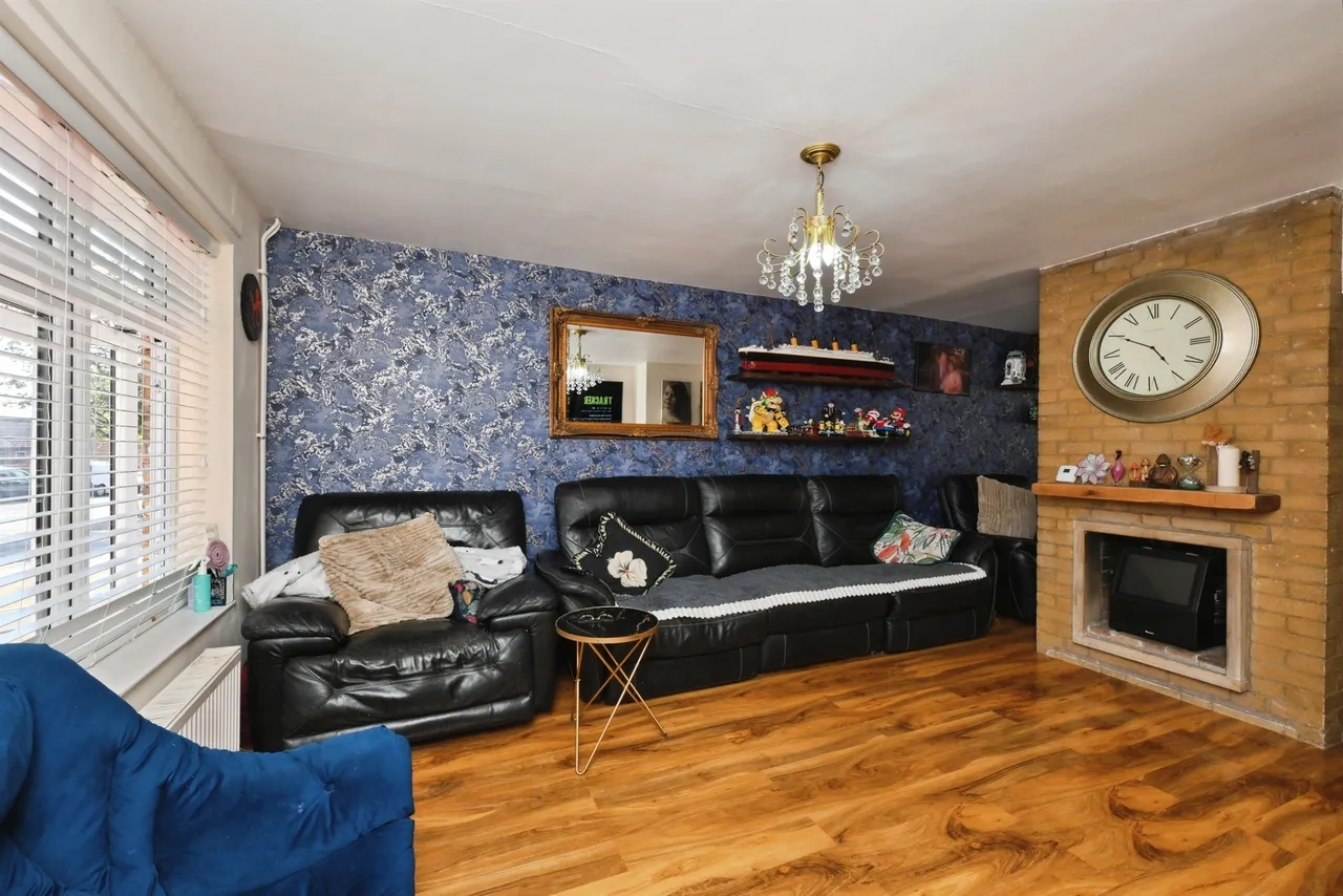 Cuttys Lane, Stevenage, photo 5