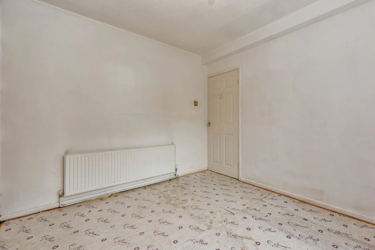 Sale, Greater Manchester, M33, photo 11