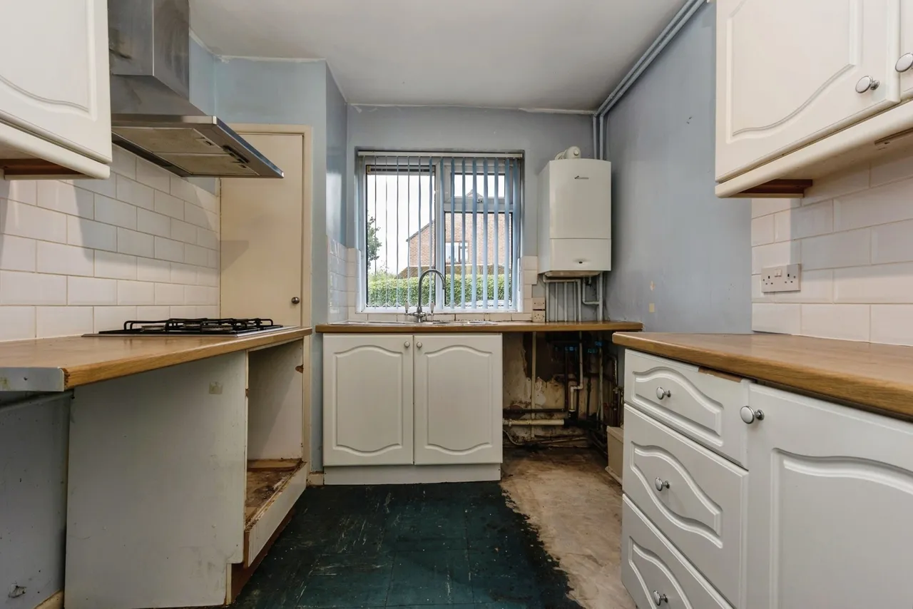 Sale, Greater Manchester, M33, photo 6