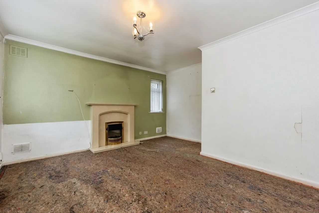 Sale, Greater Manchester, M33, photo 2