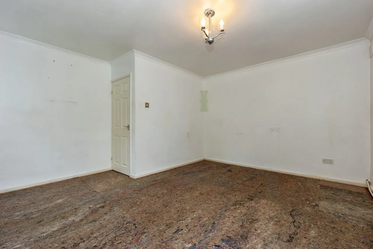 Sale, Greater Manchester, M33, photo 4