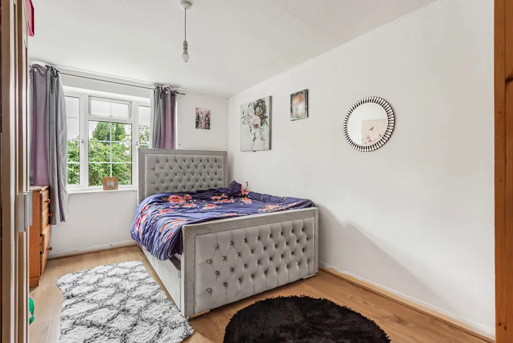 Waters Drive, Staines-upon-Thames, TW18, photo 5