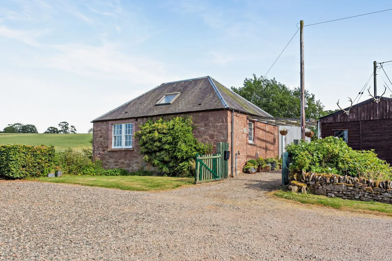 Airlie, Kirriemuir, Angus, DD8 5NG, photo 2