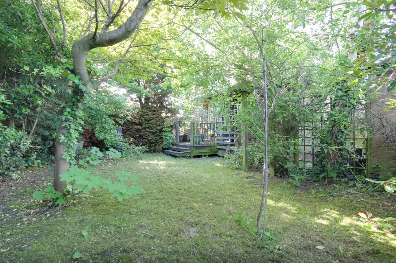Driffield Close, Cottingham, photo 11