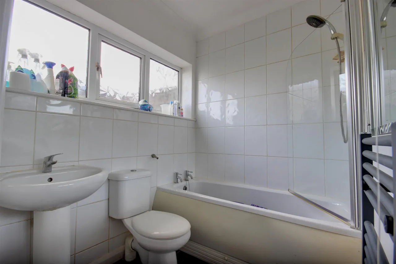 Driffield Close, Cottingham, photo 6
