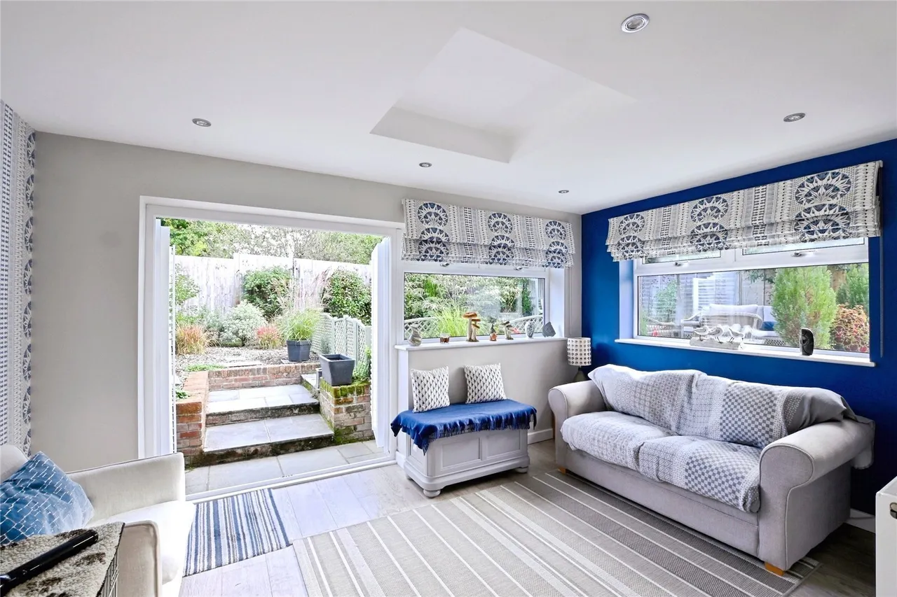 Highfield Close, Midhurst, GU29, photo 2