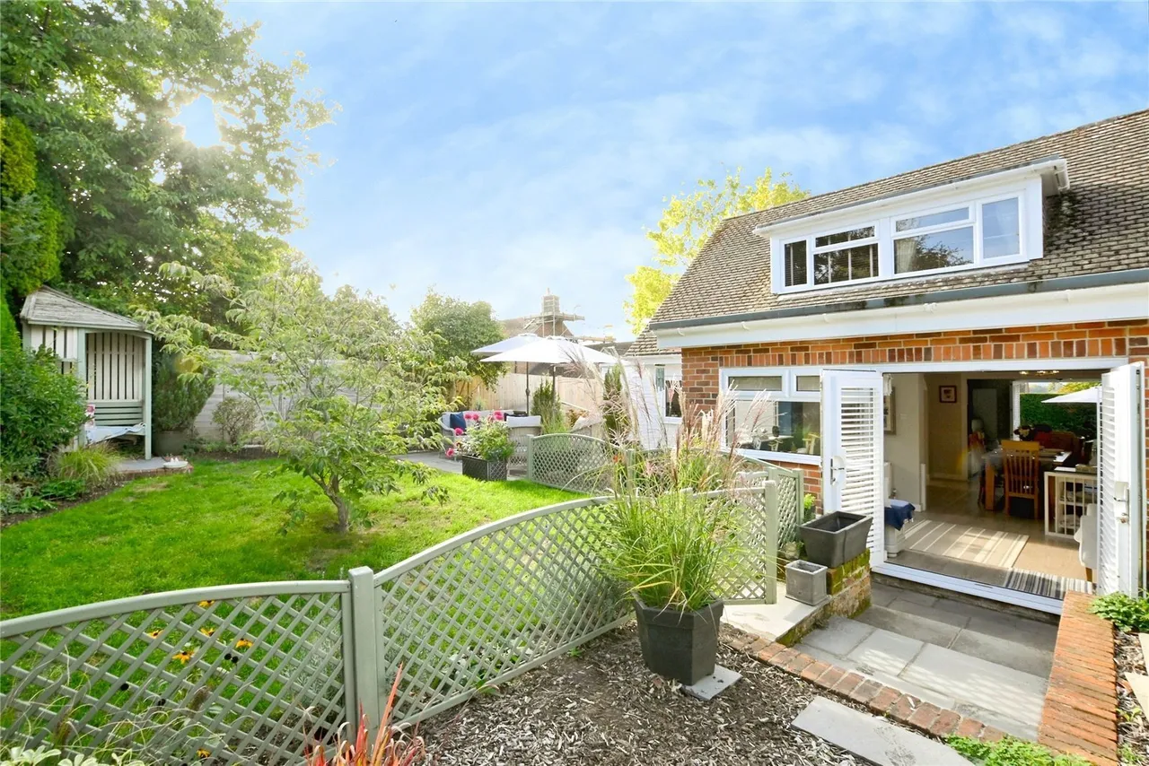 Highfield Close, Midhurst, GU29, photo 17
