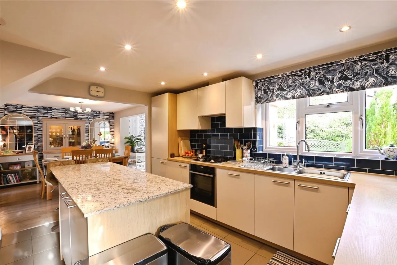 Highfield Close, Midhurst, GU29, photo 6