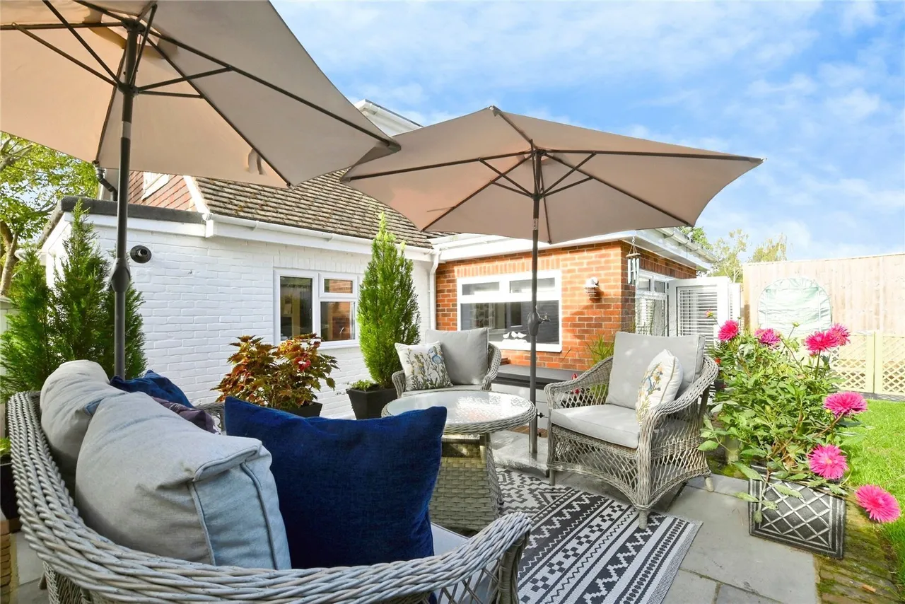Highfield Close, Midhurst, GU29, photo 16