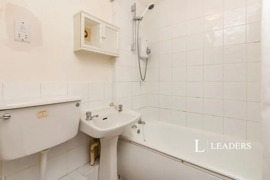 Belgrave Manor, Woking, GU22, photo 4