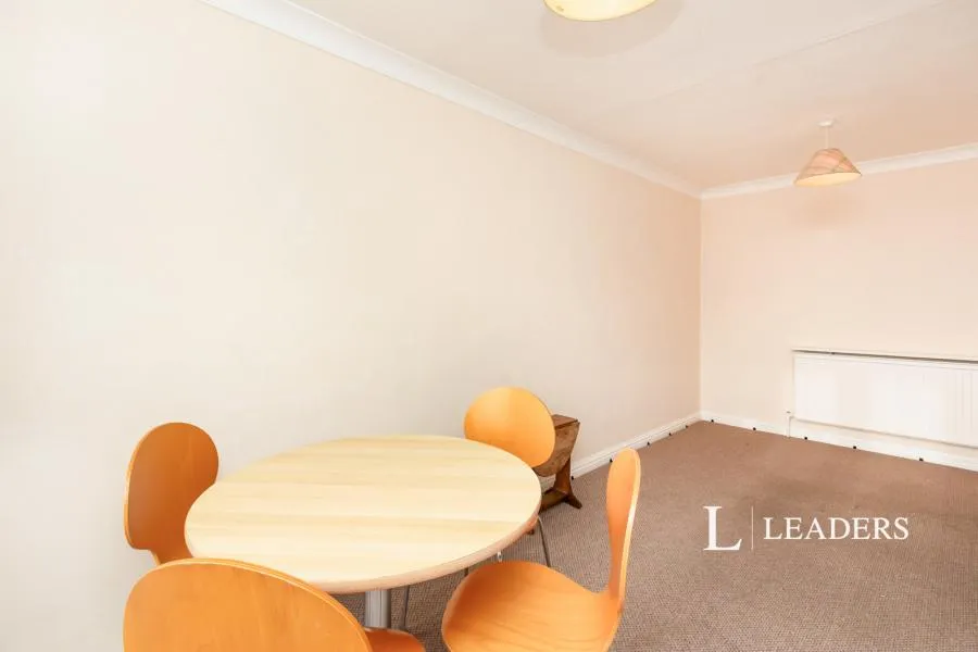 Belgrave Manor, Woking, GU22, photo 10