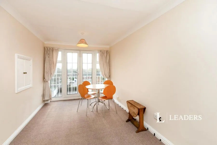 Belgrave Manor, Woking, GU22, photo 8