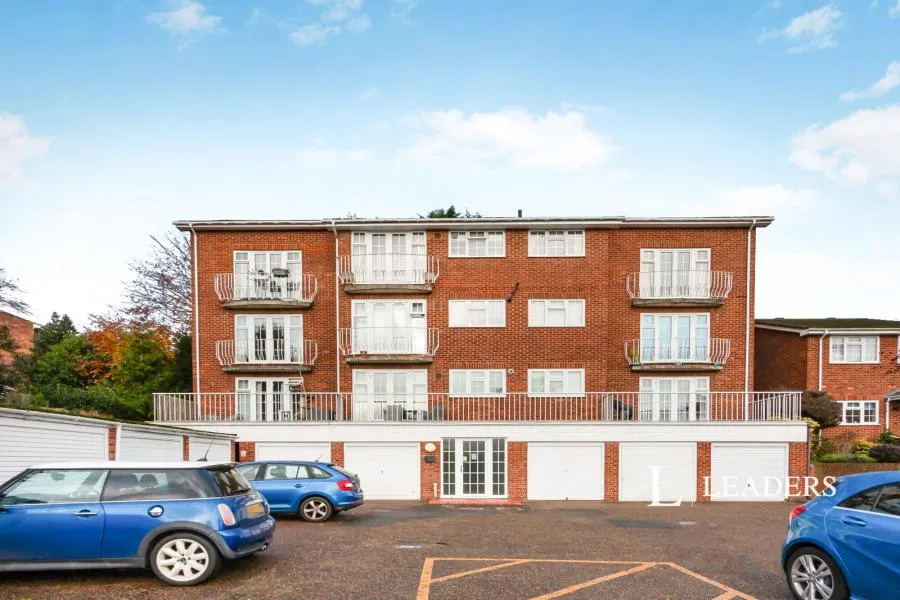 Belgrave Manor, Woking, GU22, photo 7