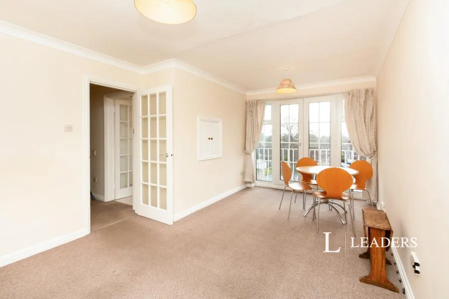 Belgrave Manor, Woking, GU22, photo 9
