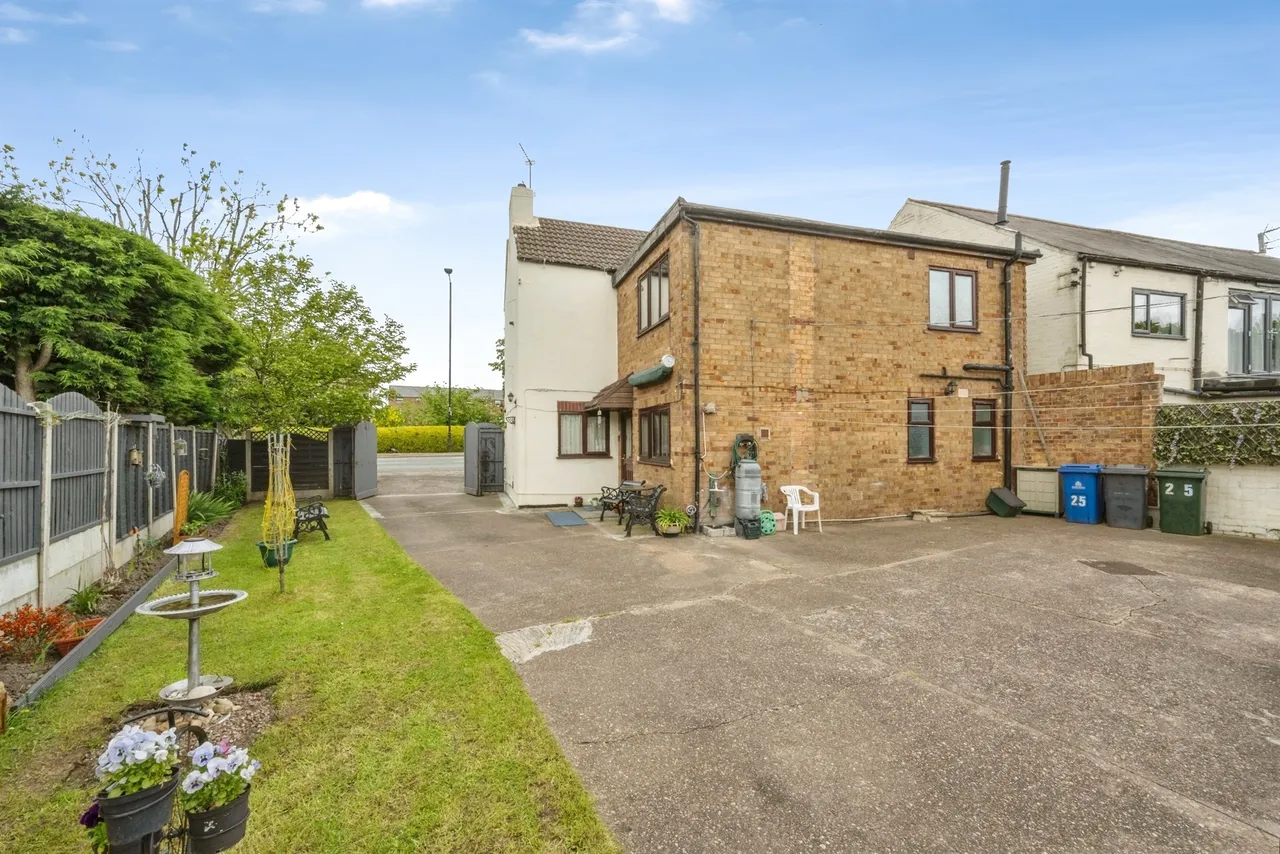 Hatfield Road, Thorne, Doncaster, photo 2