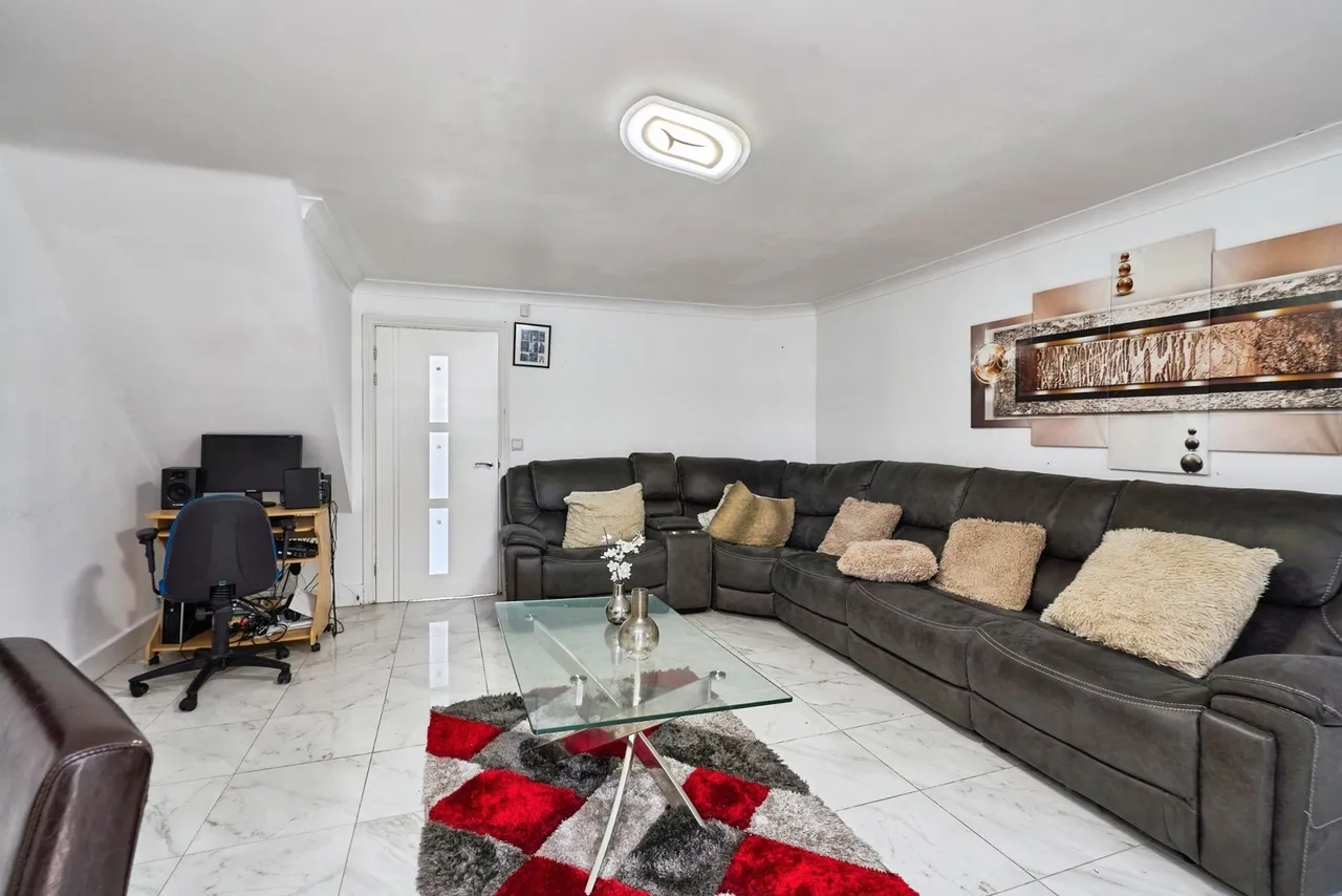 Alderley Crescent, Walsall, WS3, photo 7