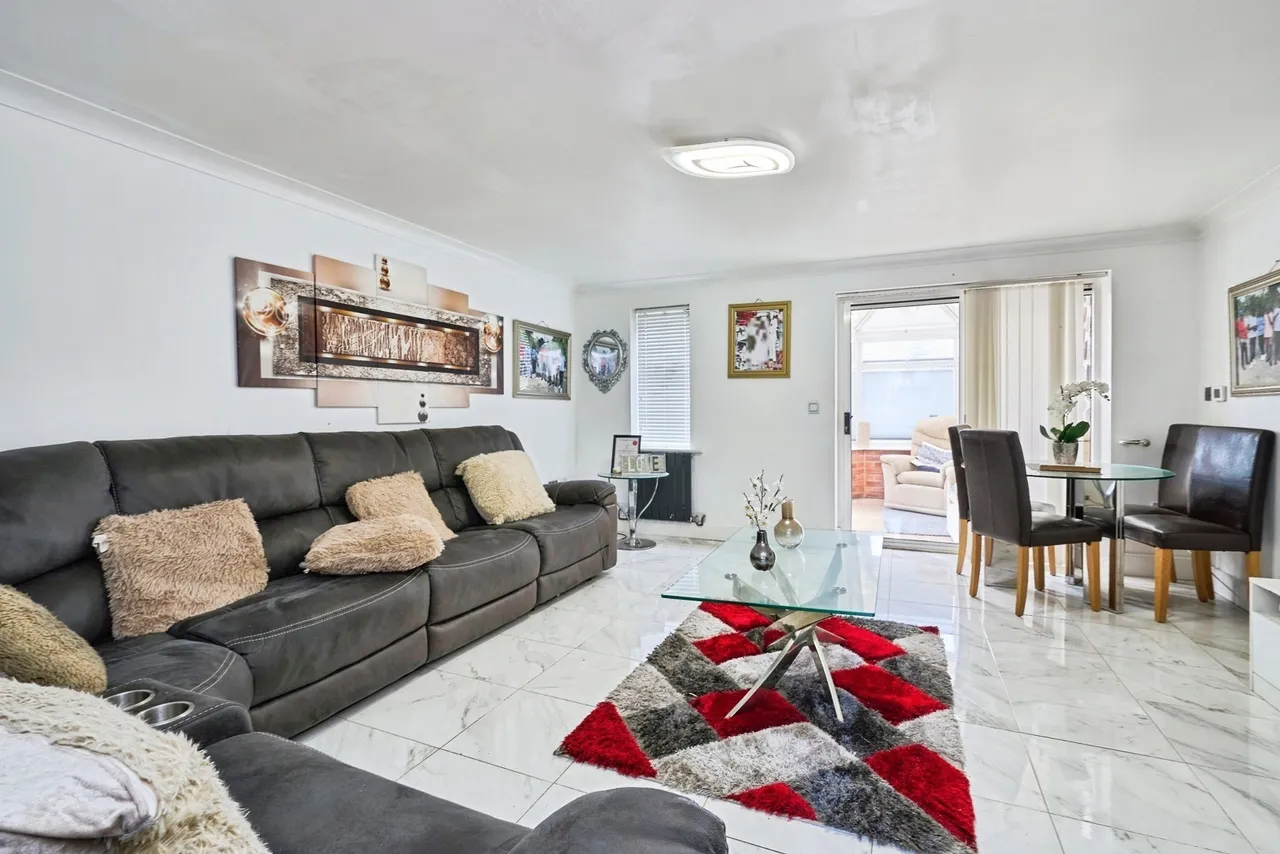 Alderley Crescent, Walsall, WS3, photo 3