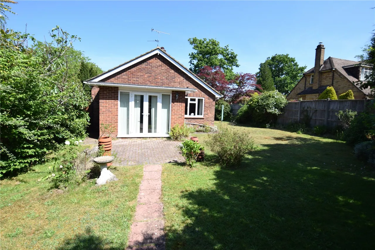 Carlyon Close, Farnborough, Hampshire, GU14 7BX, photo 13