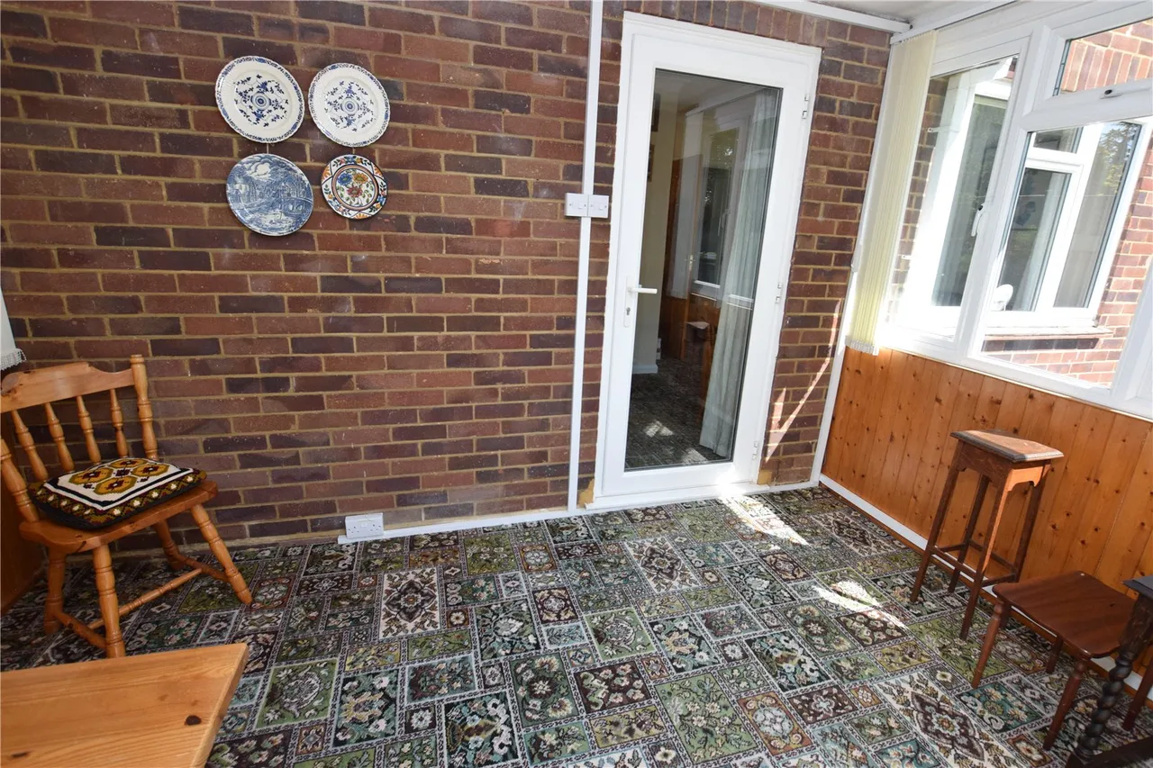 Carlyon Close, Farnborough, Hampshire, GU14 7BX, photo 18