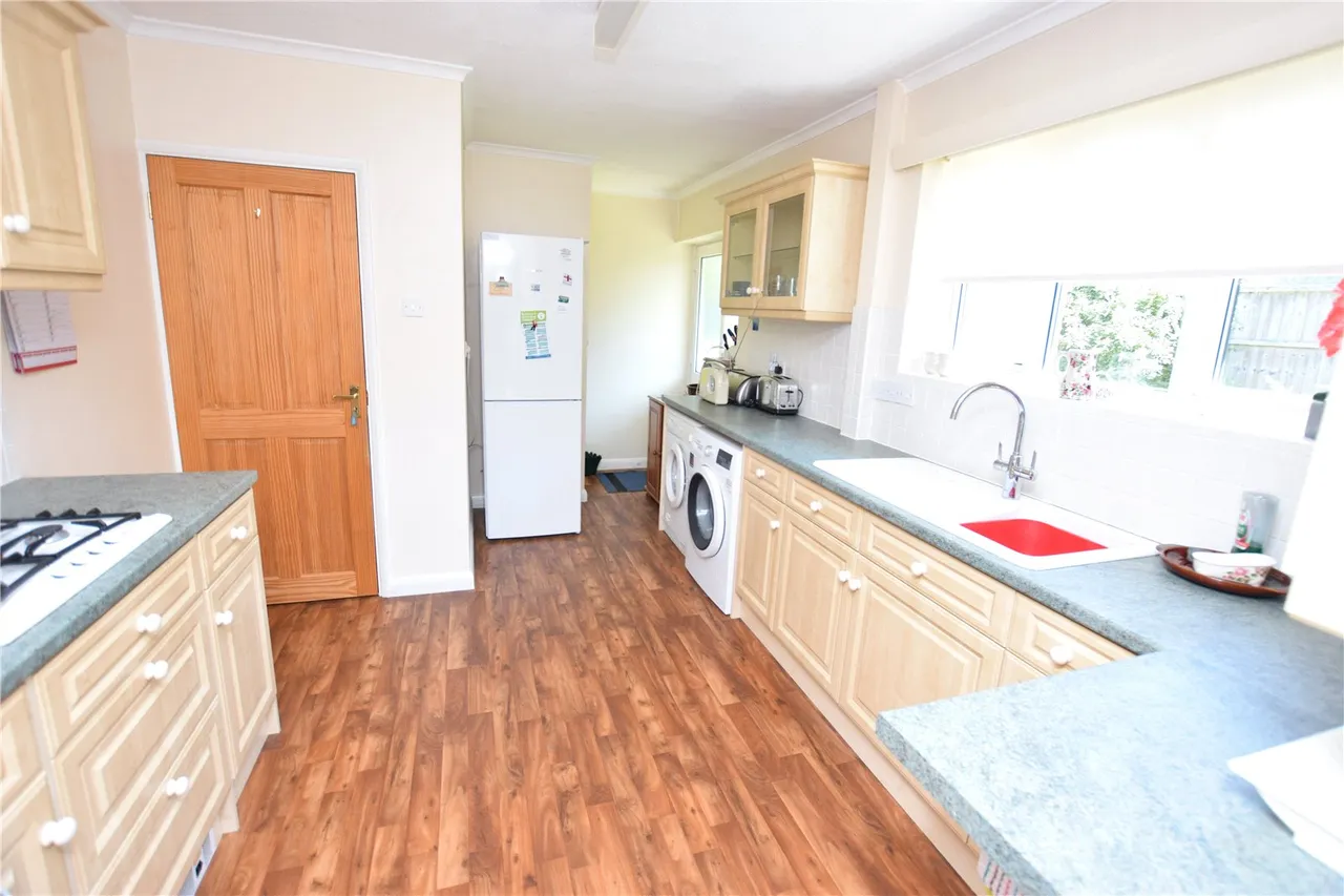 Carlyon Close, Farnborough, Hampshire, GU14 7BX, photo 8