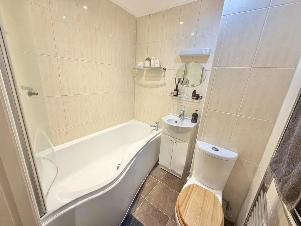 Frimley Green, Camberley, photo 6