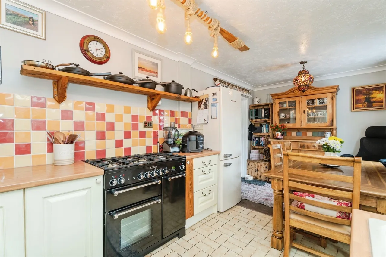 Charles Close, Cromer, photo 8