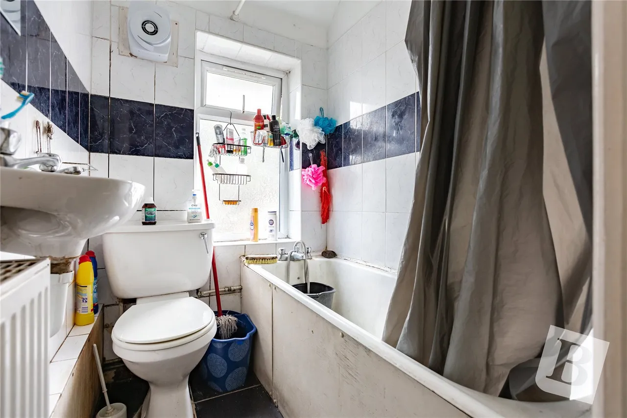 Dagenham, RM10, photo 8