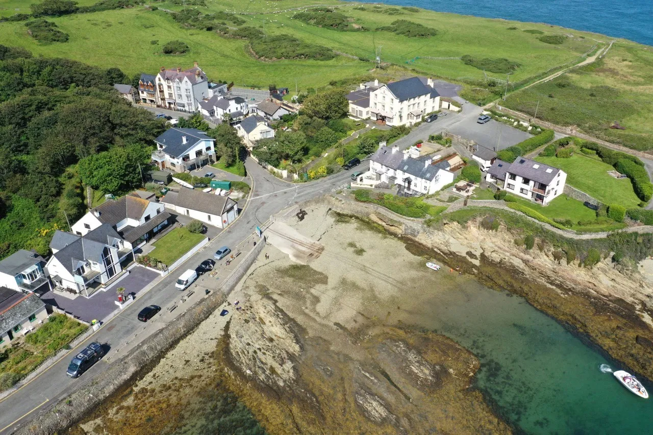 Bull Bay, Amlwch, LL68, photo 6