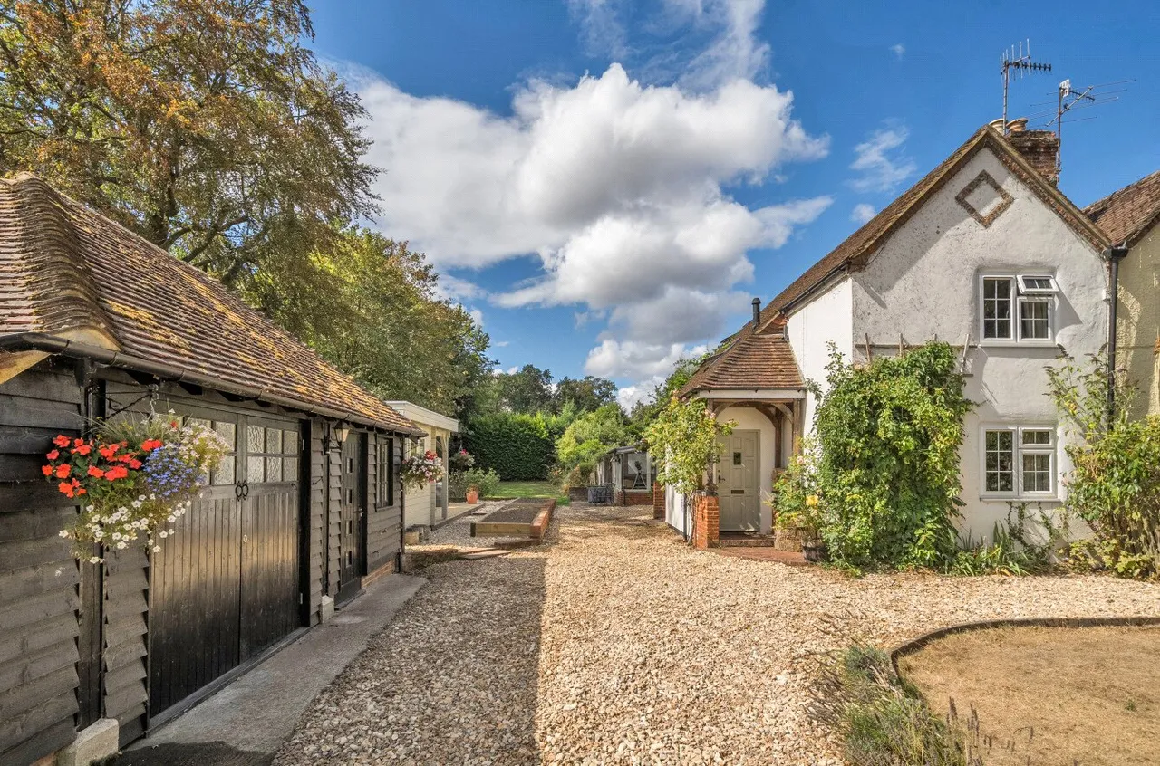 Firs Lane, Shamley Green, GU5, photo 27