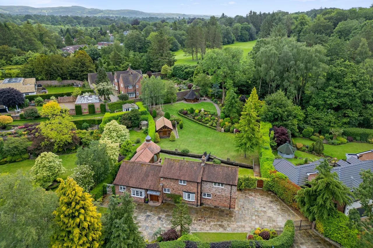 Chelford Road, Prestbury, SK10, photo 2