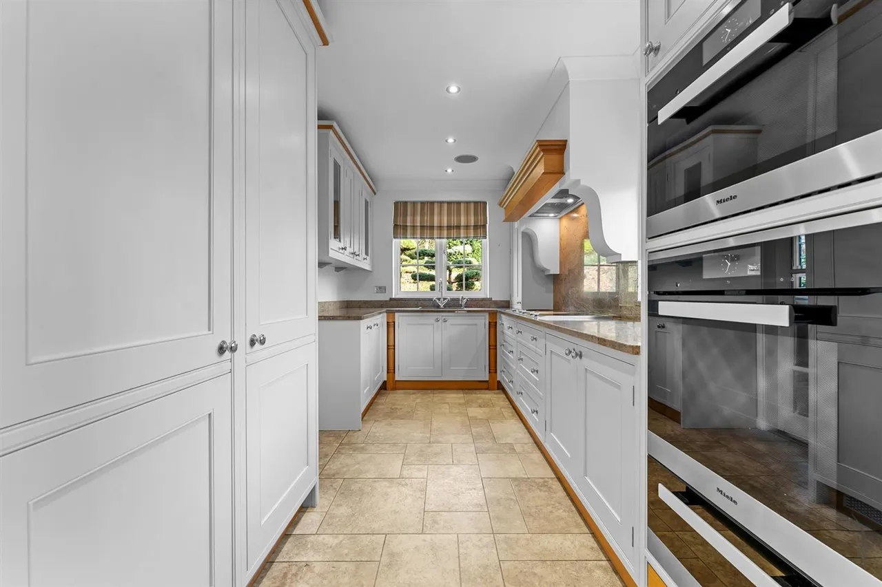 Chelford Road, Prestbury, SK10, photo 5