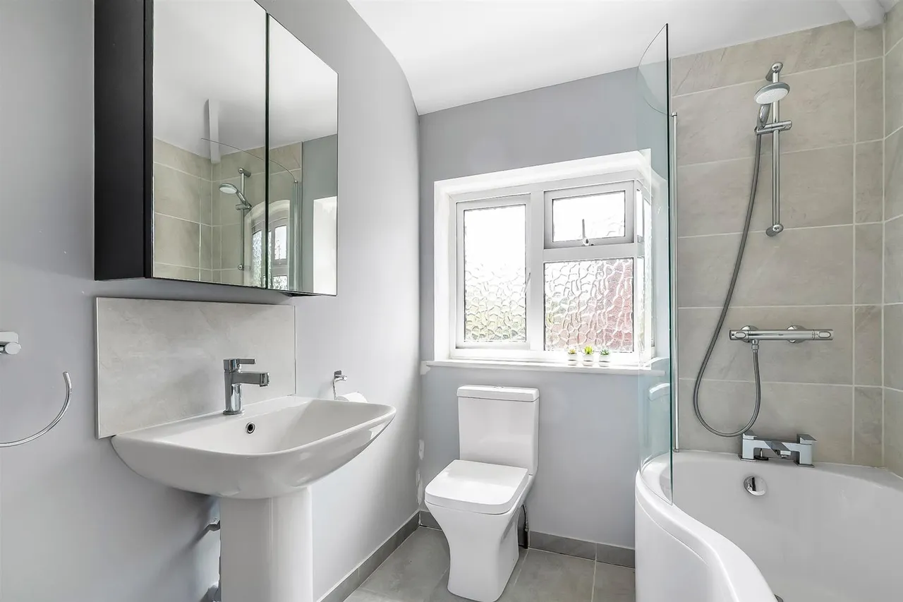 Middlemead Road, Great Bookham, KT23, photo 8
