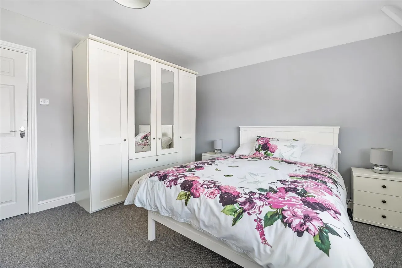 Middlemead Road, Great Bookham, KT23, photo 6