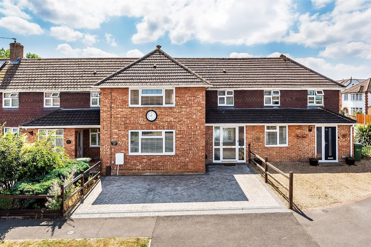 3 bed house for sale, Middlemead Road, Great Bookham, KT23