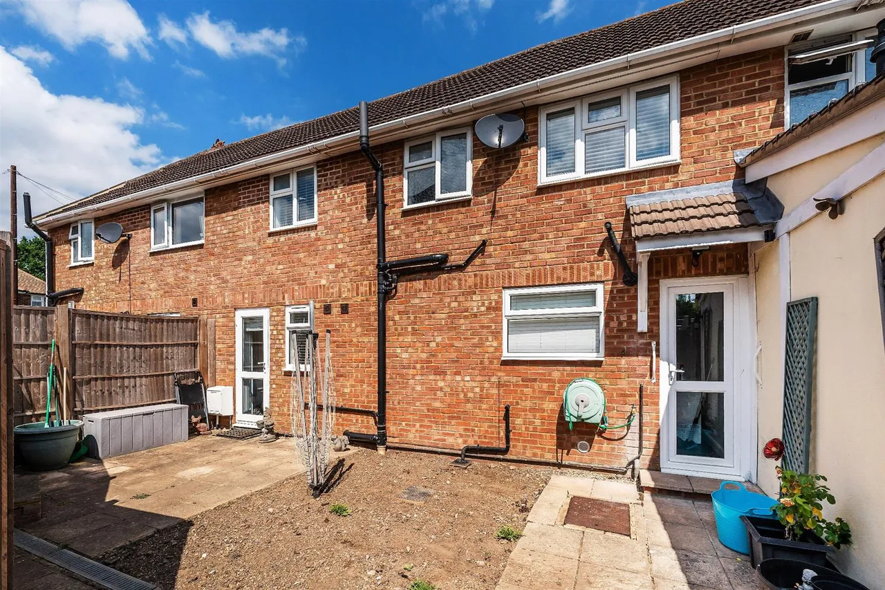 Middlemead Road, Great Bookham, KT23, photo 9