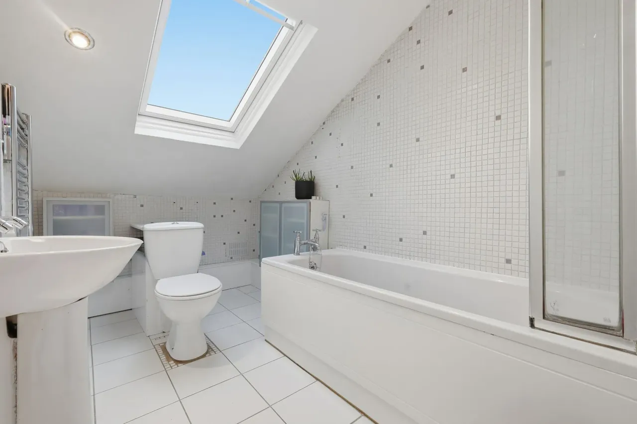 Grange Park Road, Leyton, E10, photo 10