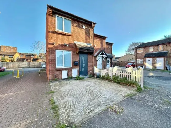 1 bed house for sale — Clivesdale Drive, Hayes