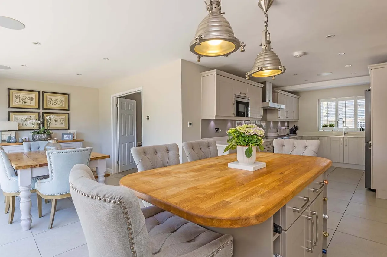 Hemsdale, Cranbrook Drive, Maidenhead, Berkshire, photo 11