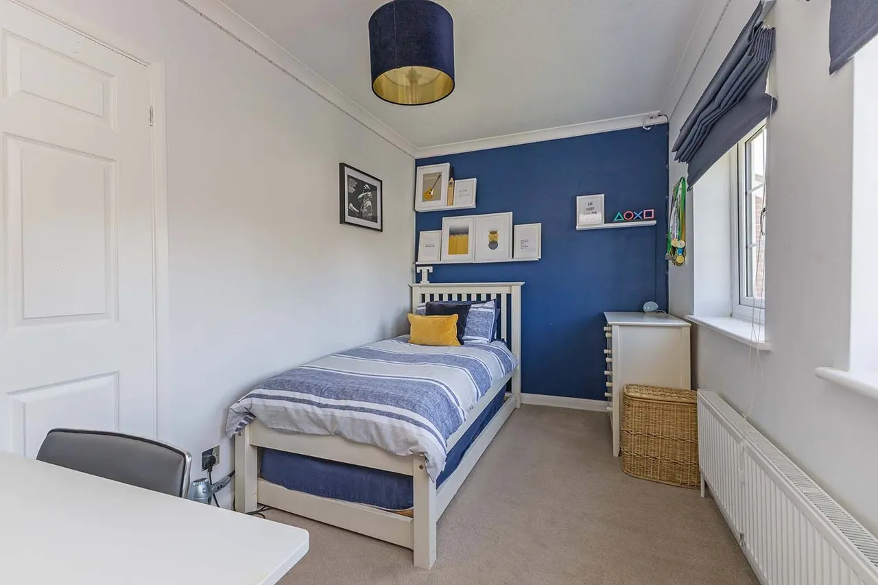 Hemsdale, Cranbrook Drive, Maidenhead, Berkshire, photo 22