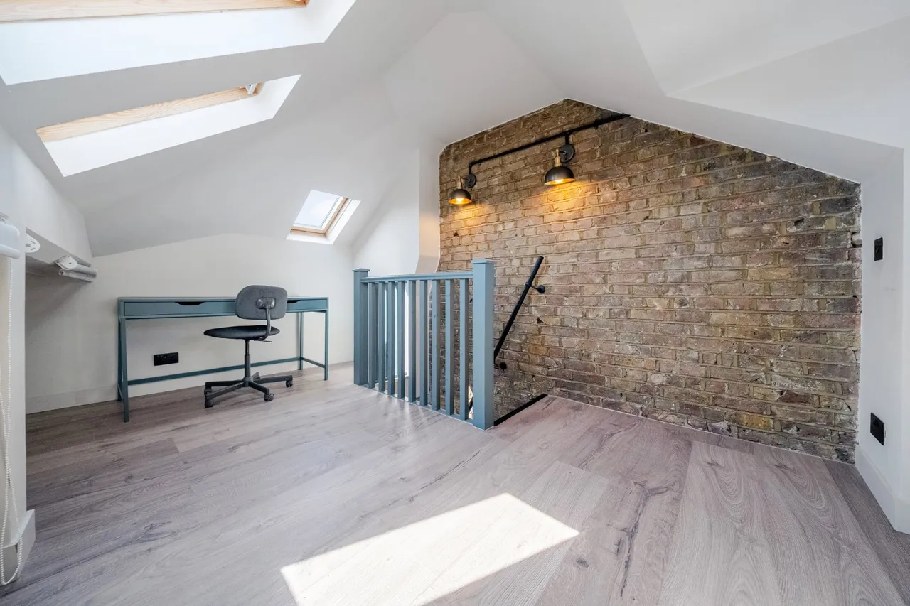 Battersea Park Road, Battersea, London, SW11, photo 8
