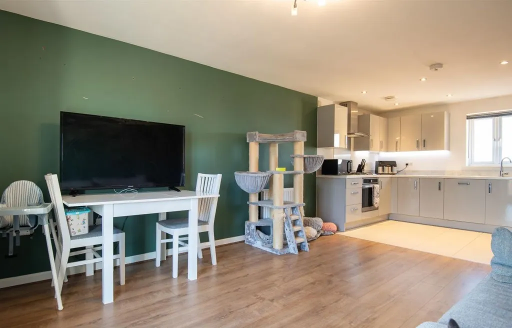 Irthlingborough Road North, Wellingborough, NN8, photo 6