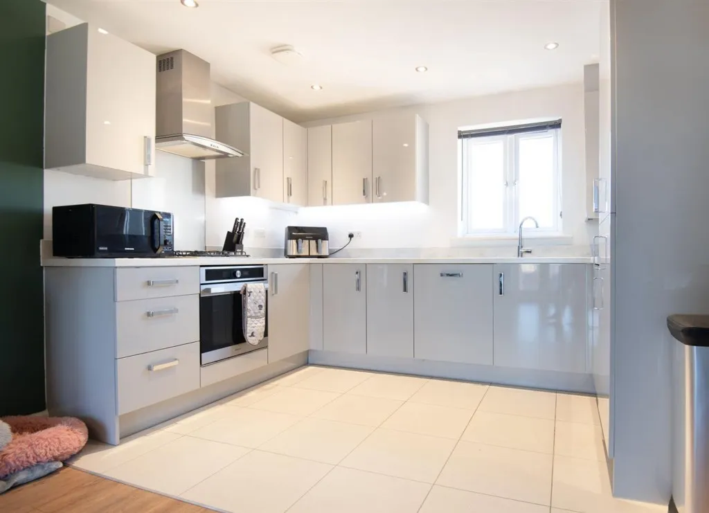 Irthlingborough Road North, Wellingborough, NN8, photo 3