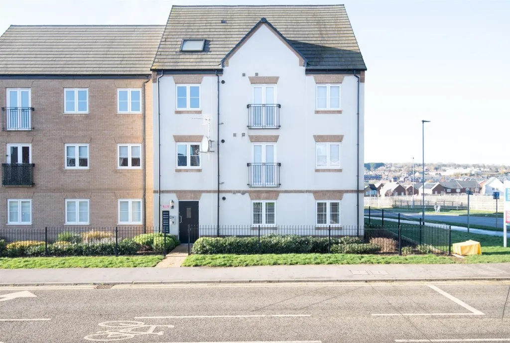 2 bed flat for sale, Irthlingborough Road North, Wellingborough, NN8